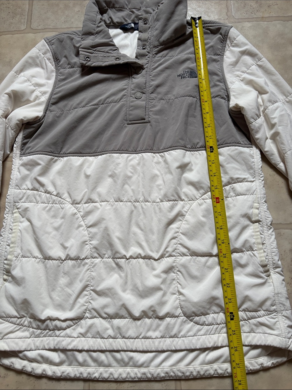 The North Face Women’s Size Large 1/4 Snap Quilted Pullover Gray/Cream - Picture 6 of 7